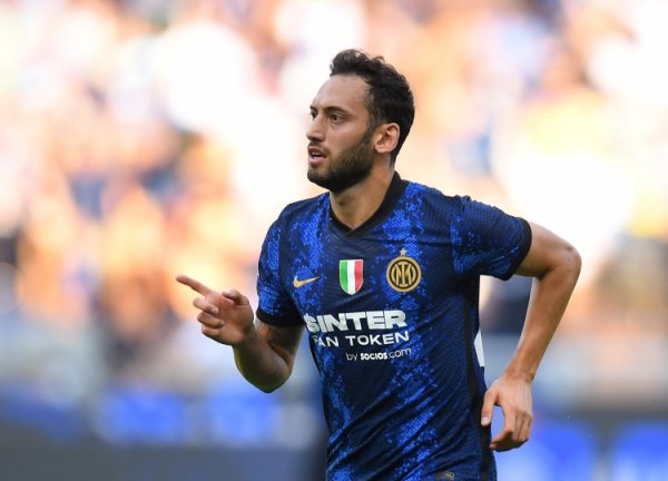 Truyền thông Thổ Nhĩ Kỳ: Galatasaray vẫn muốn ký 20, nhưng Inter Milan yêu cầu 25 triệu euro, khiến các cuộc đàm phán bị gián đoạn