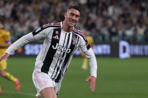 Gia hạn? DV9 chỉ chơi 3 bàn sau 30 phút, với UEFA Champions League nhất mùa này, với 6 bàn thắng và 1 hỗ trợ trong 7 trận gần đây