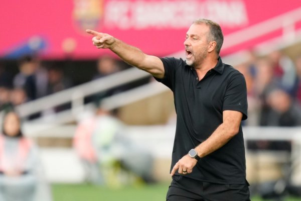 AS: Flick đã vắng mặt huấn luyện 3 lần kể từ khi dẫn dắt Barcelona, ​​​​và đội bóng đều thua