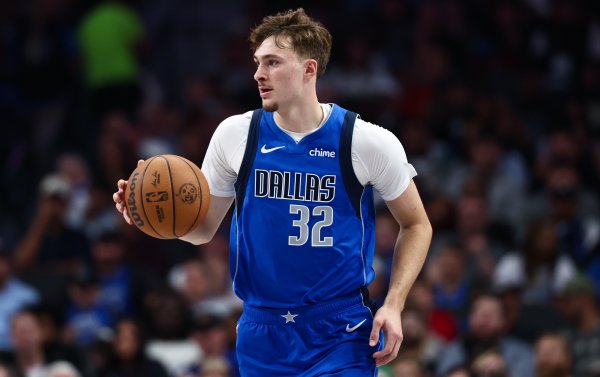 Có bao nhiêu điểm? Flagg ghi trung bình 13,4 điểm, 6,2 rebounds và 2,8 kiến ​​​​tạo trong 5 trận đầu tiên trong sự nghiệp và sút xa 41%.