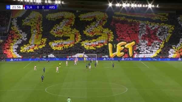 Hùng vĩ! Cổ động viên Slavia Praha trưng bày chiếc tifo khổng lồ để kỷ niệm 133 năm thành lập đội nhà
