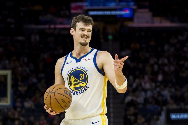 Phóng viên Sun nói đùa: Ôn Bản chỉ ghi được 9 điểm sau 34 phút trên sân. Bài viết ghi được 9 điểm trong 10 phút.