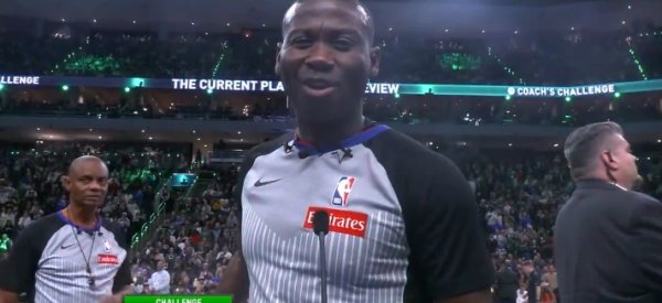 Bucks VS Hornets, trọng tài lộn xộn: Không thấy ai ra ngoài biên, chỉ có hai người nhảy bóng 😂😂