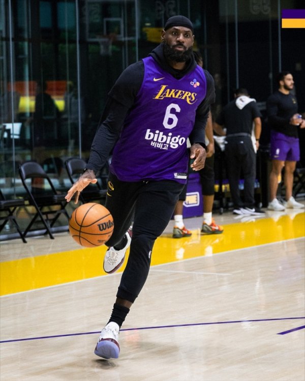 Lão Chiến trở lại đội! Chính thức của Lakers đăng ảnh tập luyện: Cảm giác thật tuyệt khi được trở về nhà