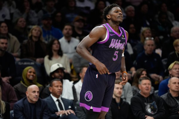 Bị mặt trời đảo ngược! Người truyền thông: Timberwolf vẫn thiếu kỷ luật, đầu óc đơn giản và chân tay phát triển tốt