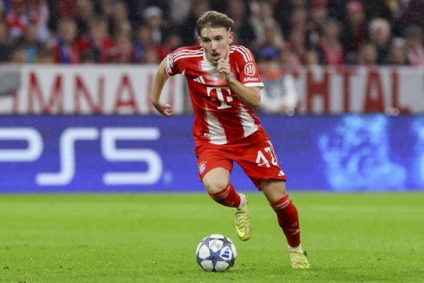 Phóng viên: Phong độ của Karl vẫn rất mạnh nếu không nhìn vào các tình huống chuyền bóng và sút bóng. Anh ấy đã chốt đội hình xuất phát trong trận gặp Arsenal.